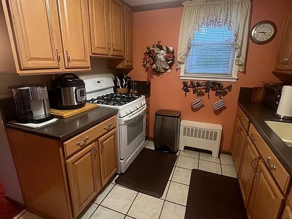 3rd image of 14449 Meridian Dr