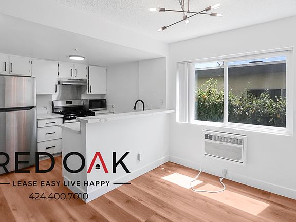 5th image of 13910 Sayre St #27