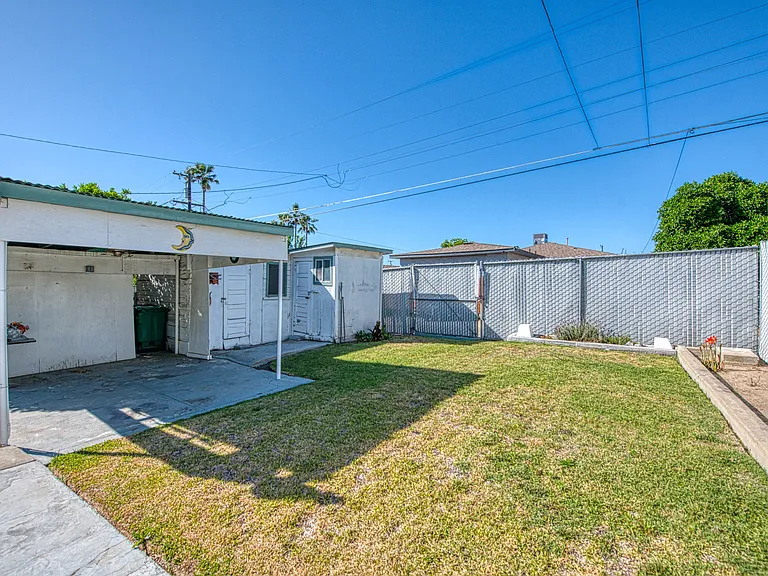 2434 Yerba St — Photo 34