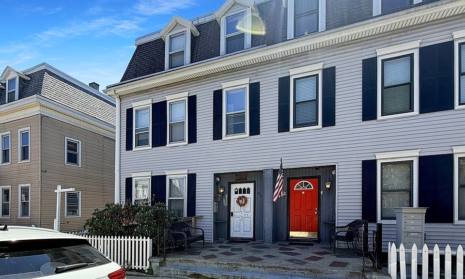 1st image of 607 E 7th St