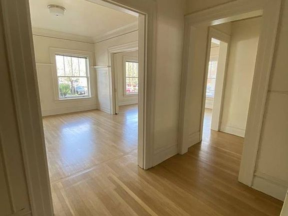 3rd image of 931 NW 20th Ave #12