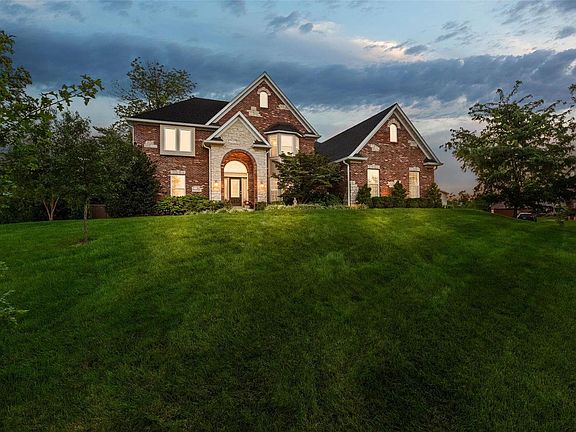 2nd image of 1525 Windridge Ct