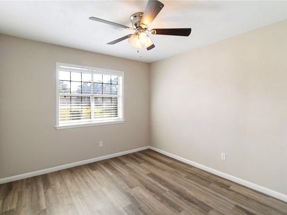 5th image of 2800 Amy Ct #2800