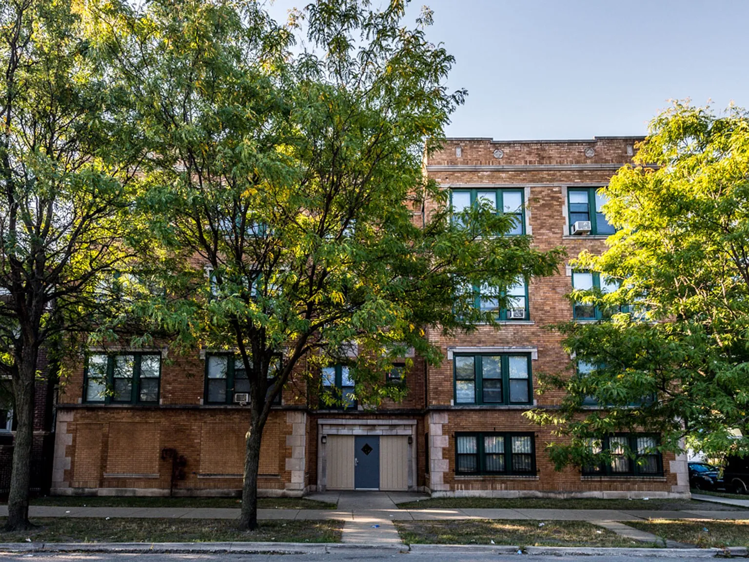 4653 W Jackson Blvd — Photo 1