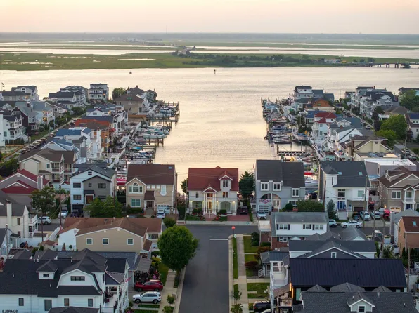 8701 Amherst Ave, Margate, NJ 08402