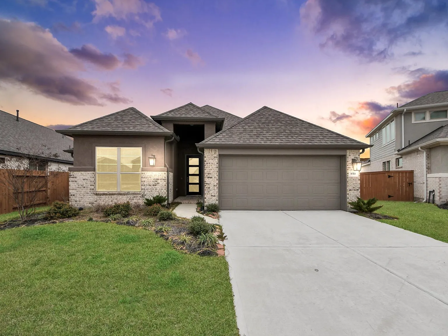 4 bed, 3.0 bath, 2192 sqft, $2,800 — Photo 1