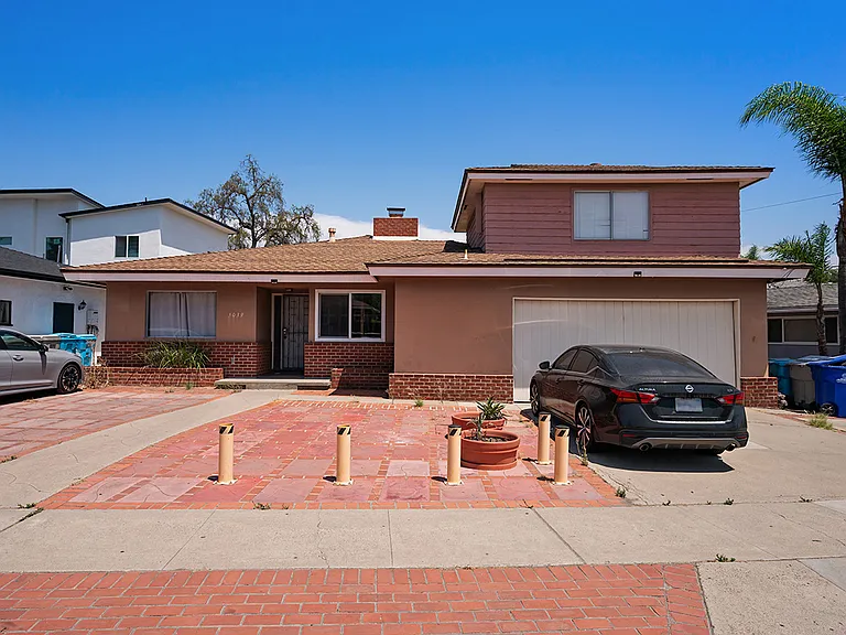 5039 Campanile Dr — Photo 2