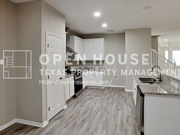 5th image of 11 Willowstone Ct
