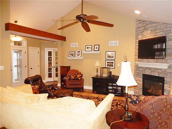 4th image of 1609 Keats Ln