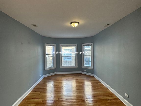 4th image of 1644 W Pratt Blvd #1OJ
