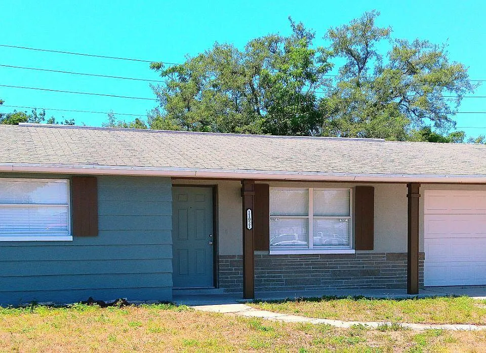 11021 Areca Dr