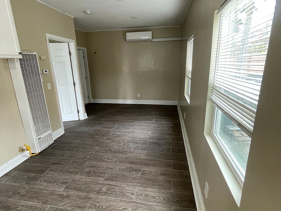 1st image of 9521 Annetta Ave #B