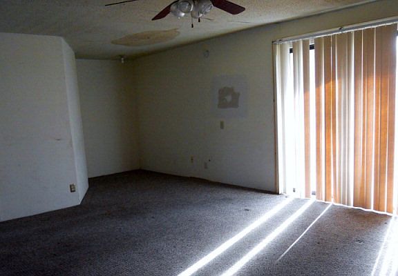 4th image of 1607 Airport Ave