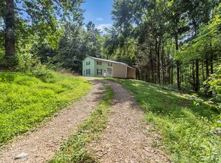 6112 King Robert Ln, Westmoreland, TN 37186