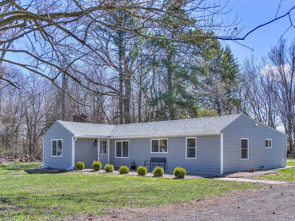 8353 Cady Rd, Jackson, MI 49201