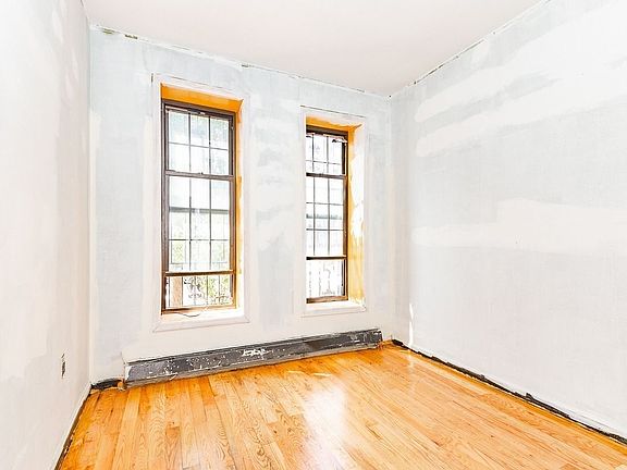 3rd image of 135 Rogers Ave #A1x