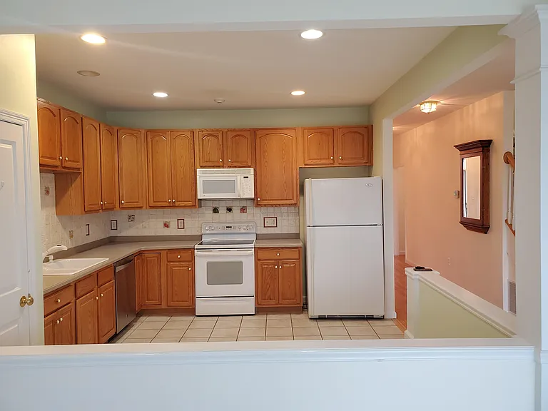 255 Rolling Hill Rd — Photo 7