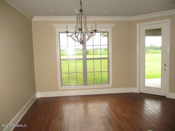 3rd image of 307 Sugar Creek Ln