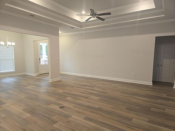 4th image of 83 Parish Rd