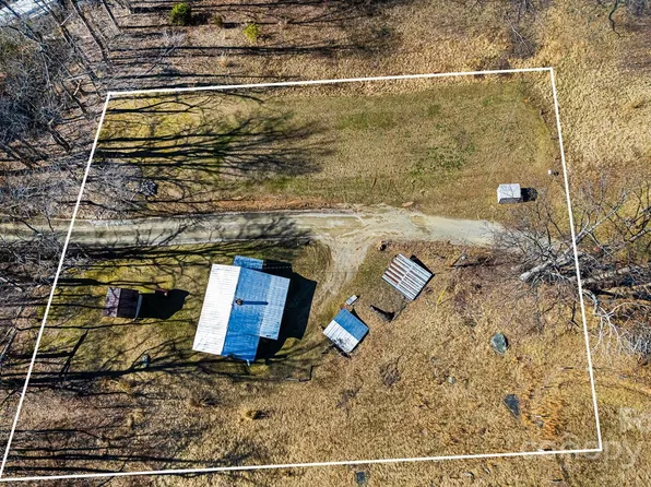 77 McDaris Cove Rd, Weaverville, NC 28787
