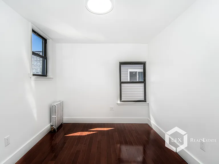 518 E 8th St #3R — Photo 8