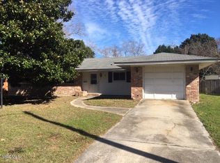 8 Woodglen Dr, Gulfport, MS 39507