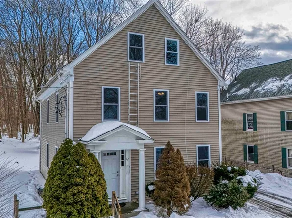12 Beacon St, Taunton, MA 02780