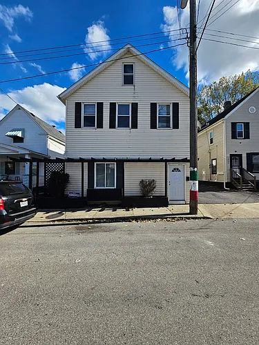 1327 W 67th St Photo 1