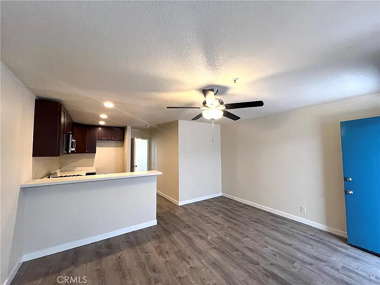 4307 W 142nd St #9 — Photo 4