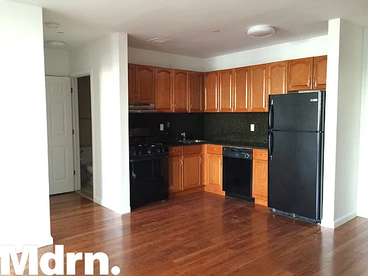 Rented by Mdrn Residential | media 5
