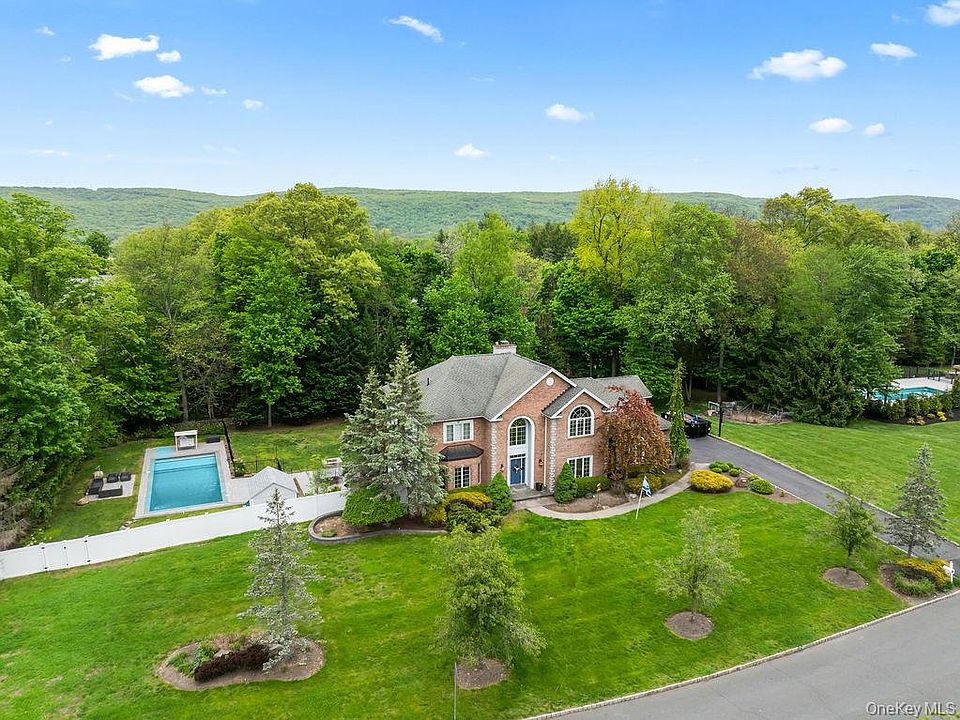 1st image of 24 Oxford Drive