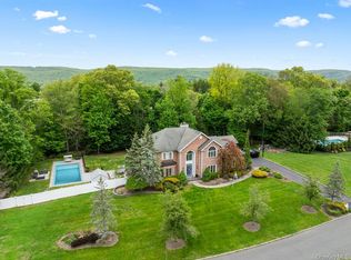 24 Oxford Dr, Montebello, NY 10901