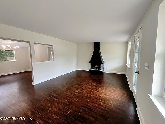 3rd image of 3933 MEEK Drive