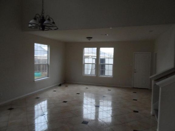 4th image of 10214 Las Terrazas Dr