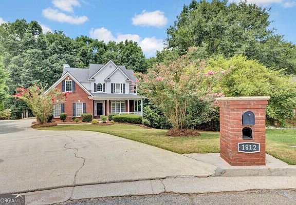 2nd image of 1812 Cotton Ln