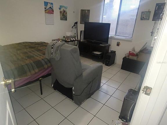 4th image of 639 GOLDEN SUNSHINE CIRCLE