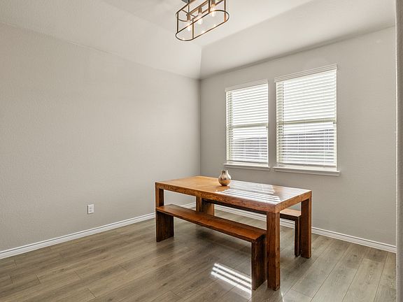 5th image of 1313 Elderberry Dr