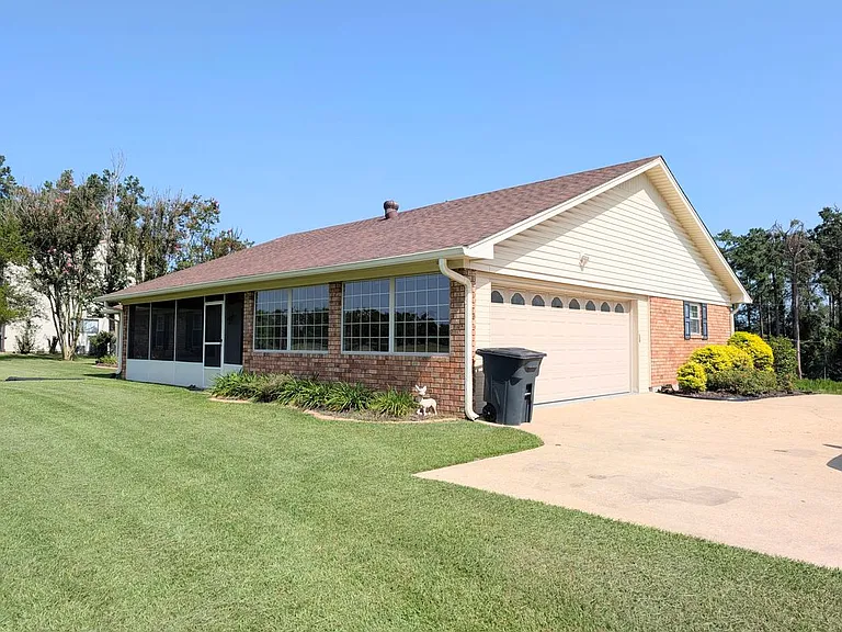 516 Pine Hills Dr — Photo 3