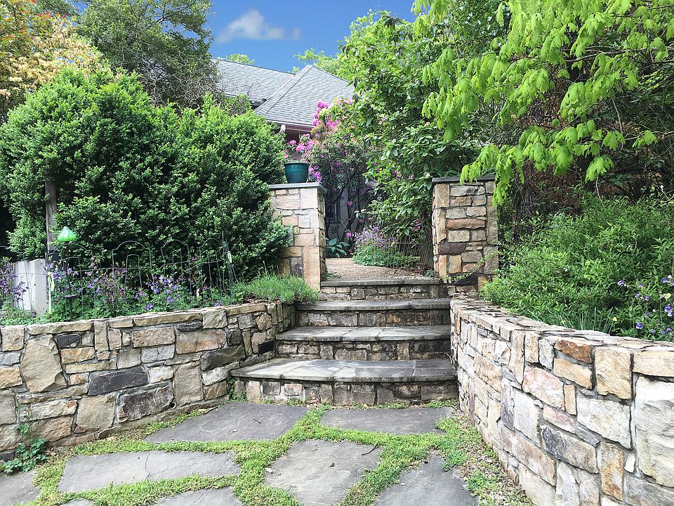 2nd image of 39301 Longhill Ln
