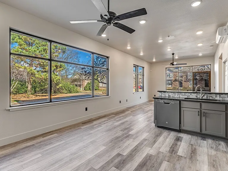 Dabs Properties LLC - 1723 N Chestnut Ave — Photo 10