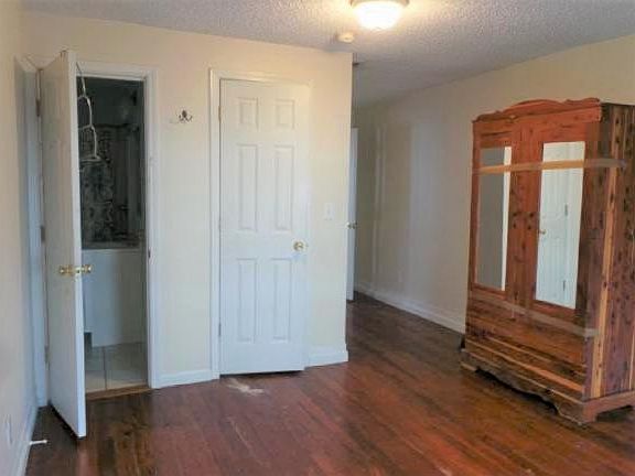 4th image of 204 W Unaka Ave