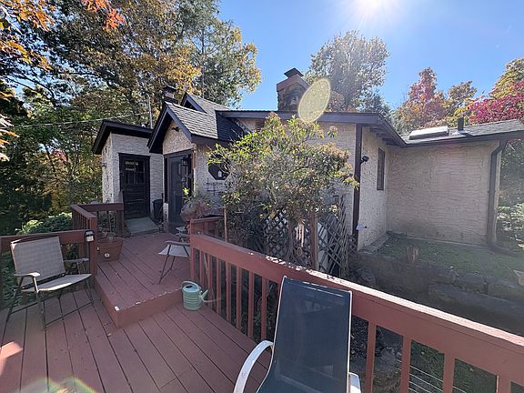 3rd image of 284 Waccabuc Rd APT 1