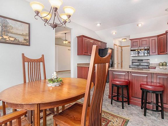 4th image of 50595 Briarton Ct