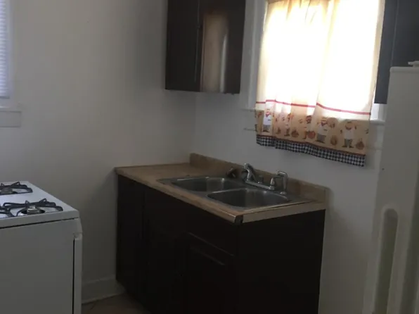 400 Mount Holly St, Baltimore, MD 21229