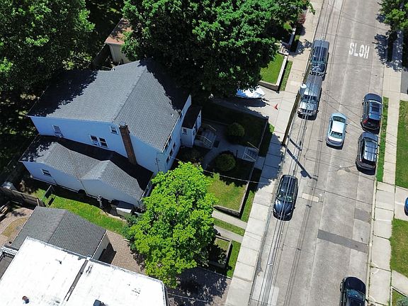 4th image of 716 Chestnut St