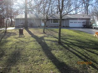 15661 E Oak Tree Dr, Davis Junction, IL 61020