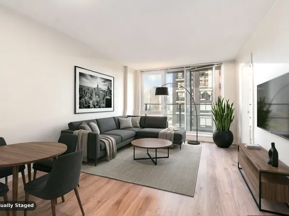 1088 Richards St #813, Vancouver, BC V6B 0J8