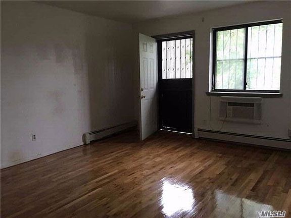 3rd image of 10811 44th Ave APT 2