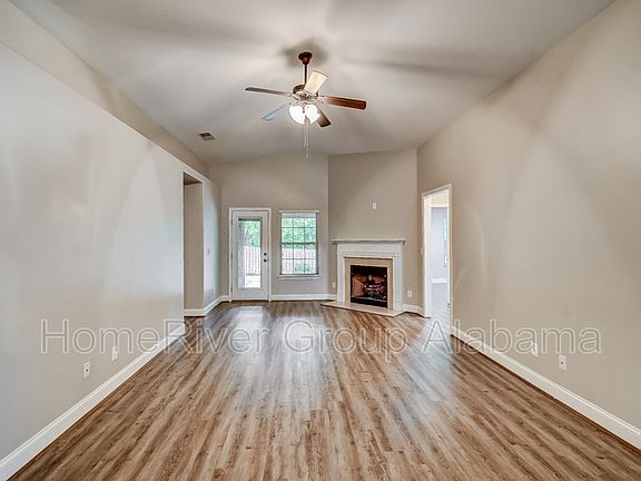 3rd image of 6750 Ridgecrest Cir
