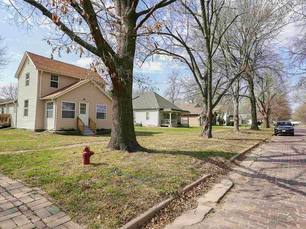 301 Vermont Ave, Holton, KS 66436
